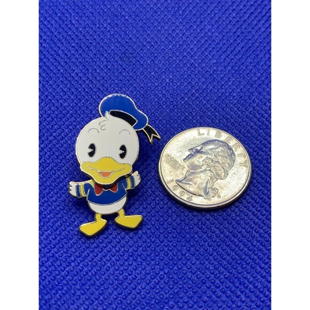 Donald Duck Bobblehead Cuties 2005 Disney Trading Pin Springy See photos.‎